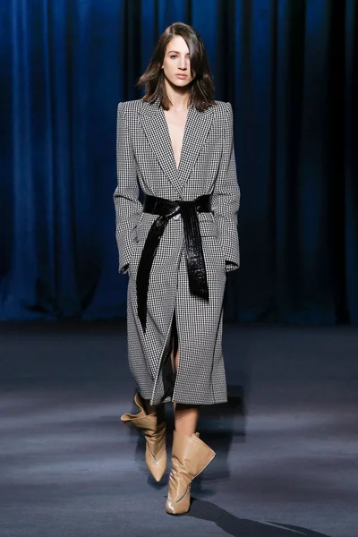 Look 5